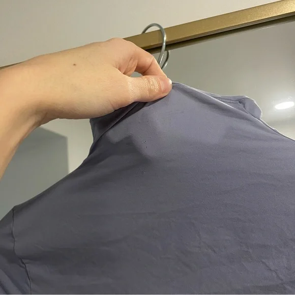 Skims mock neck long-sleeve top in a periwinkle size medium - Picture 6 of 6